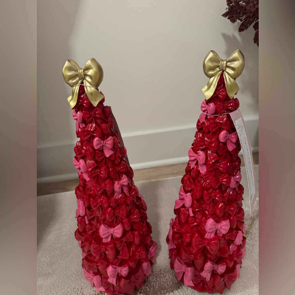 Cupcakes & Cashmere Red and Pink Bow Tree Set of 2 Gold Bow Topper NWT